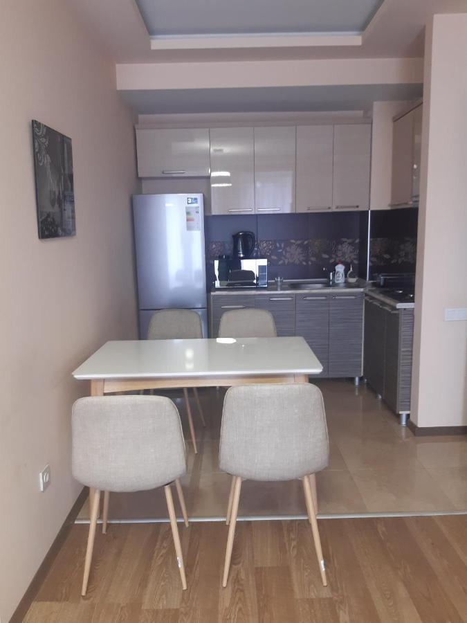Batumi Apartment In Front Of Sheraton Esterno foto