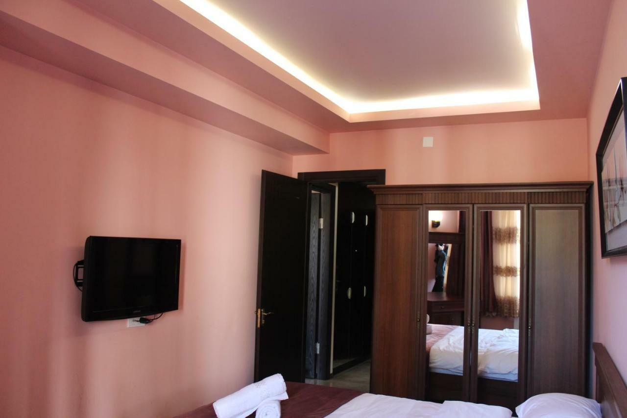 Batumi Apartment In Front Of Sheraton Esterno foto
