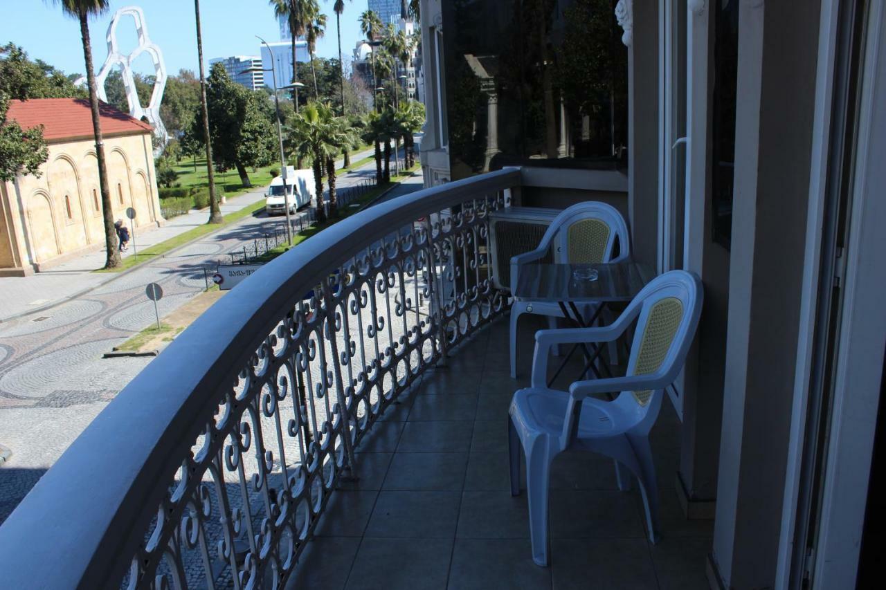 Batumi Apartment In Front Of Sheraton Esterno foto