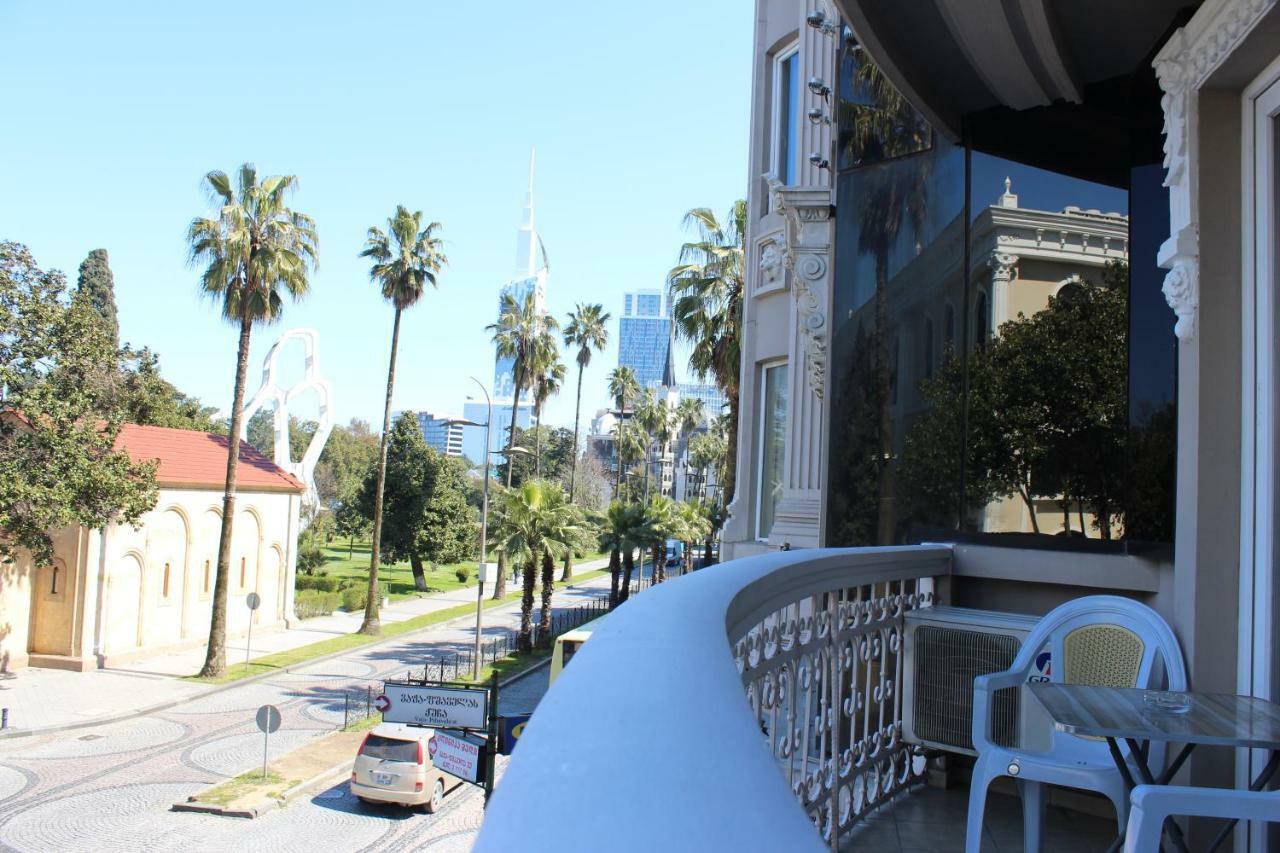 Batumi Apartment In Front Of Sheraton Esterno foto