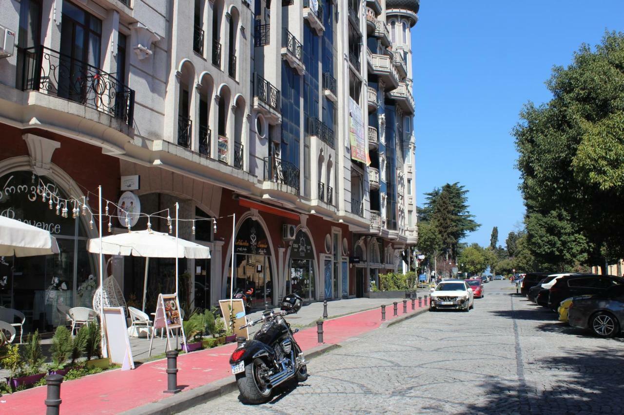 Batumi Apartment In Front Of Sheraton Esterno foto