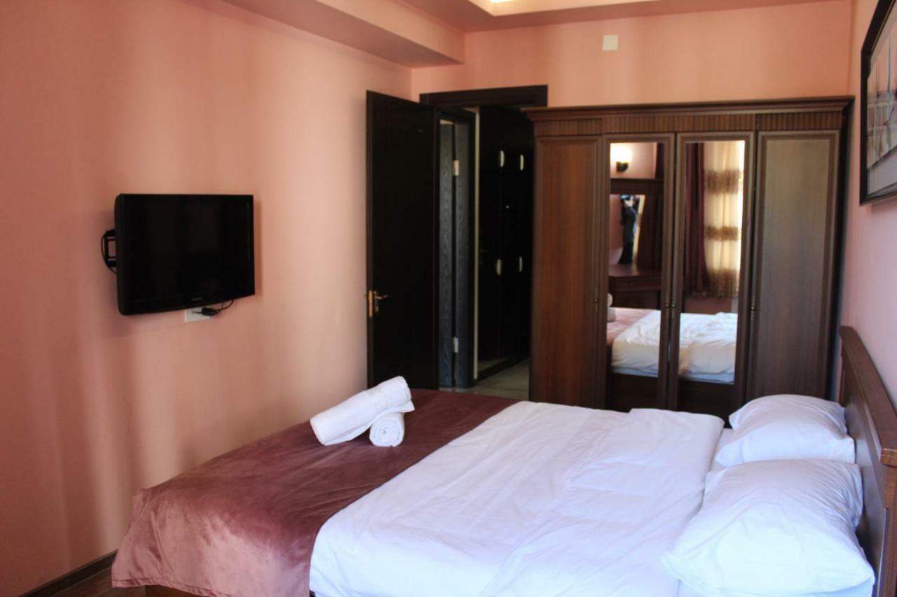 Batumi Apartment In Front Of Sheraton Esterno foto