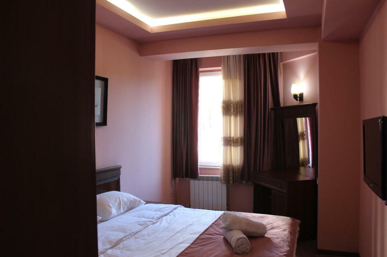 Batumi Apartment In Front Of Sheraton Esterno foto