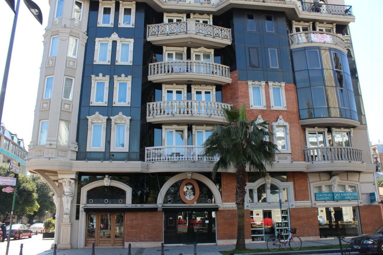 Batumi Apartment In Front Of Sheraton Esterno foto