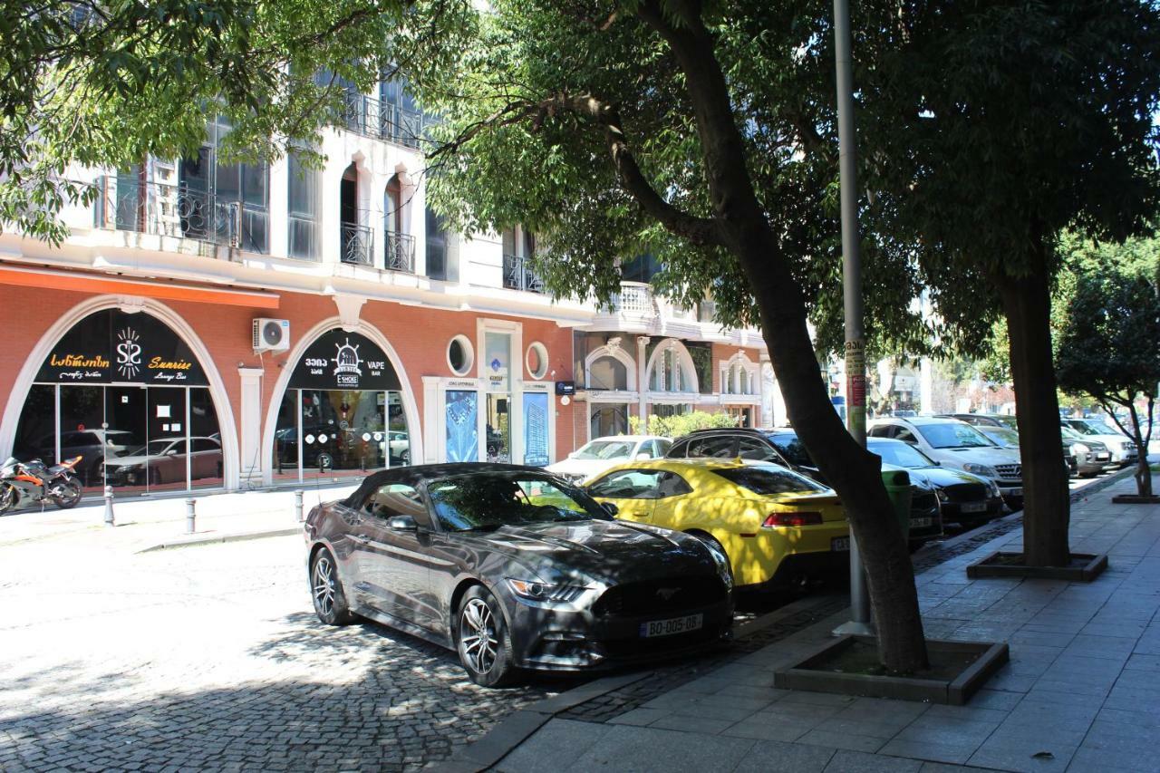 Batumi Apartment In Front Of Sheraton Esterno foto