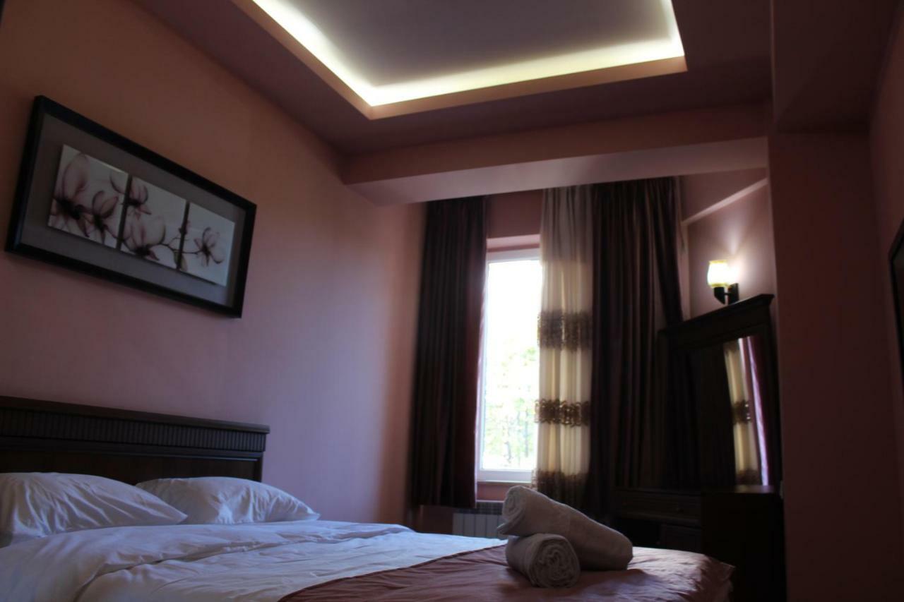 Batumi Apartment In Front Of Sheraton Esterno foto