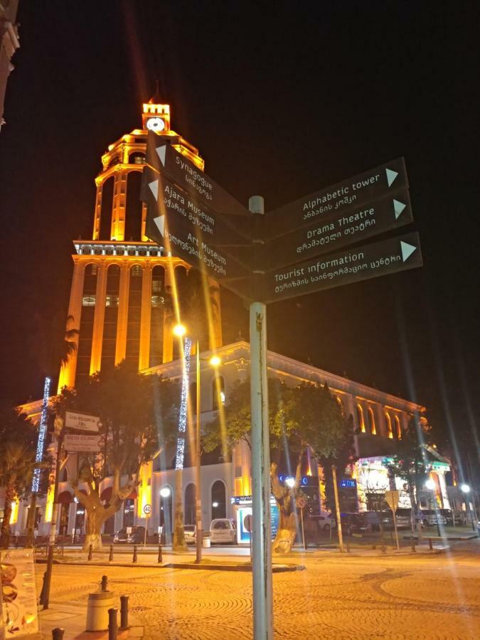 Batumi Apartment In Front Of Sheraton Esterno foto